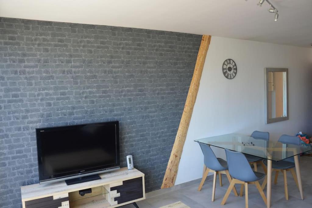 Le Sof Paradis Grand T2 Sur La Des Lecques Apartment *